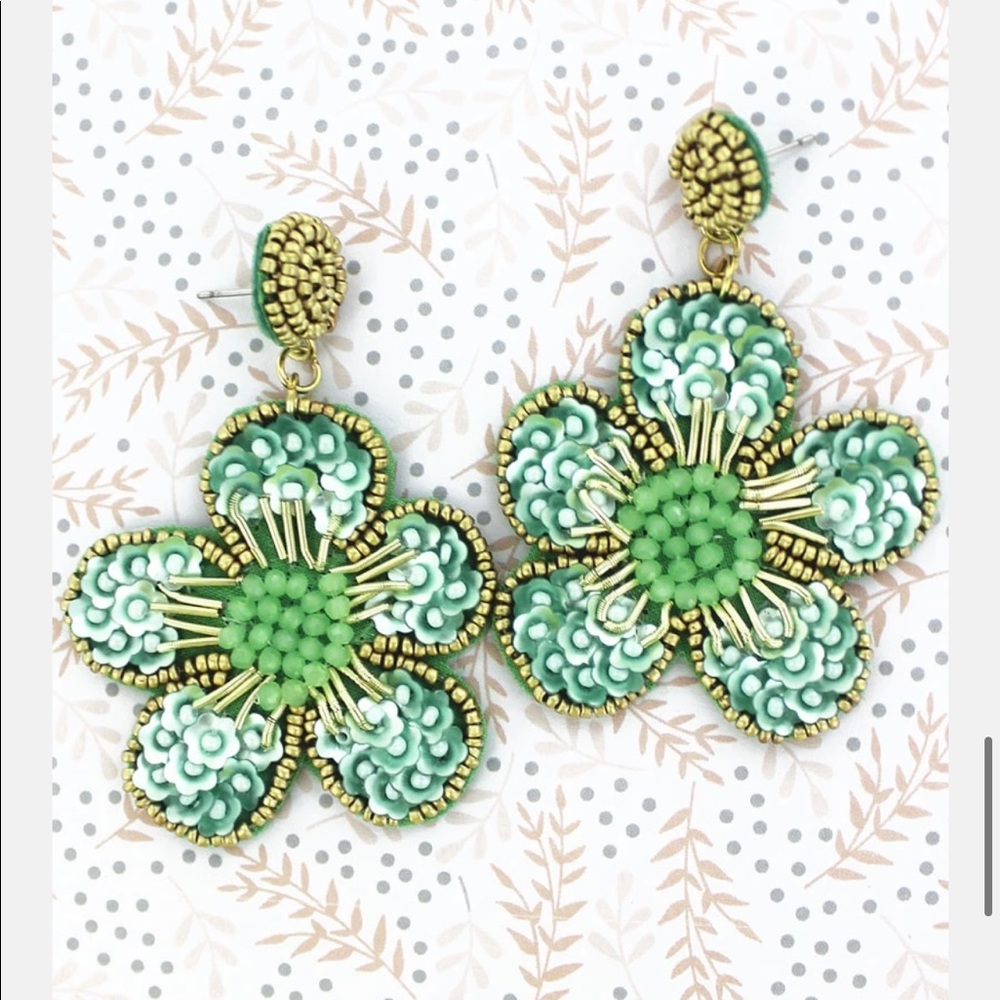 🌻 BOGO NEW Mint Beaded Flower Earrings